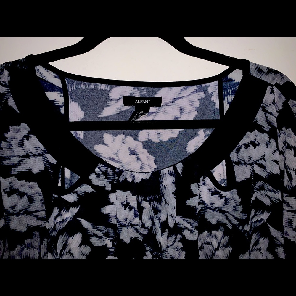 Floral Dark blue blouse